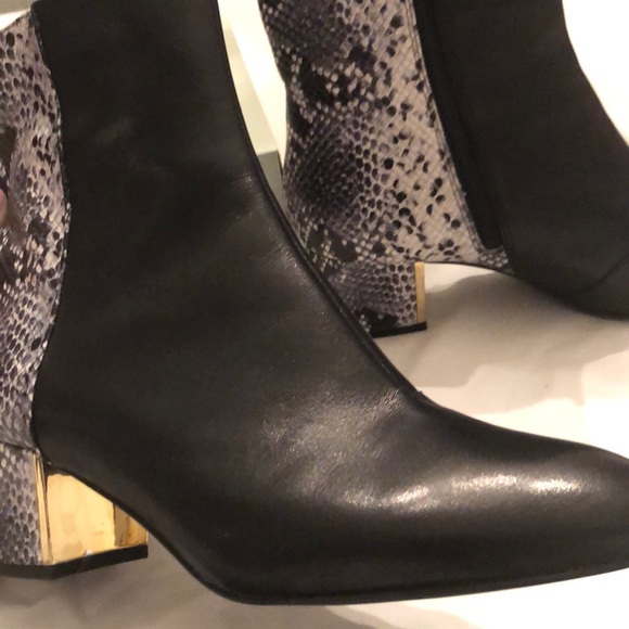 Short black and snakeskin boot - Picture 5 of 6